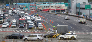 [포토] 원촌육교 공사에 도심 교통 몸살