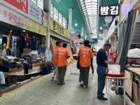 [르포] "내란은 안 돼" vs "힘 쏠리면 위험"…공주 산성시장 민심 갈렸다