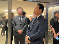 [포토]권오을 국가보훈부 장관, 한화 에어로 화재 빈소 방문[한화에어로 폭발사고]