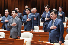 국힘, 보완수사권 유지 법안 당론 발의…상임위 보이콧 계속