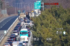 경북 칠곡군 중앙고속도로 가산나들목 인근서 6중 추돌 사고···1명 숨져