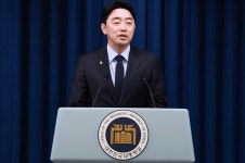 국가안보실 1차장에 김현종·2차장에 임웅순·3차장에 오현주 임명