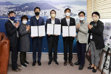 부산시 커피 찌꺼기로 연필 화분 만든다