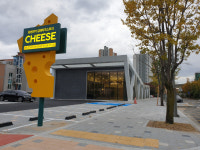 이번엔 치즈레스토랑… 김해 봉리단길 핫플 예감