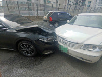 부산 진양교차로서 반대편 차량과 충돌...부상자 없어