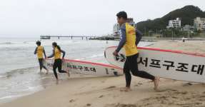 [포토뉴스]올여름 부산 바다 서프구조대가 지켜요