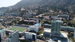 동서대학교- 미디어대학은 방송국을, 경영학부는 기업을 옮겨 놓은 듯한 강의실