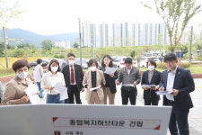 ㈜그랜드썬기술단, 강서구에 이웃돕기 성금 전달 外