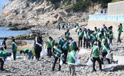 HJ중공업, 플로깅(걸으며 쓰레기 줍기)으로 깨끗한 영도 만든다