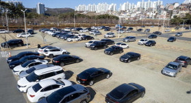 시민공원 야외주차장 학교 서는데…만성 주차난 어찌할꼬