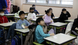 실내 노마스크 시작…신규확진 7개월 만에 최소