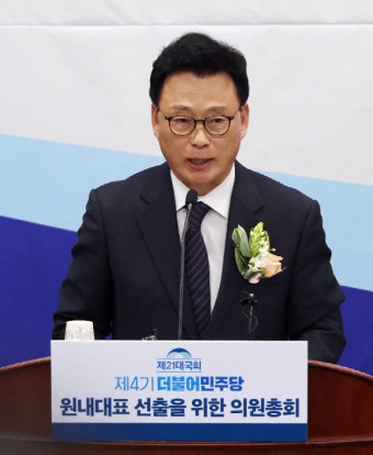민주 새 원내대표 ‘친낙’ 박광온 당선…‘친명’ 후보 제치고 과반 득표
