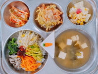 기장 월내초·일광중, 모든 급식재료 방사능 검사한다