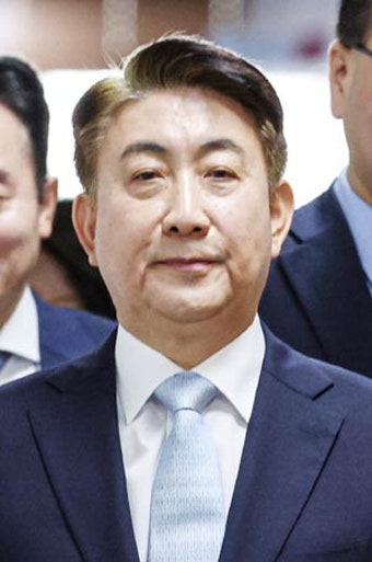 尹, 방통위원장 이동관 지명에 정국 경색