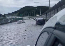 부산 금정구 이틀간 191㎜ 폭우…물에 잠기고 흙 쏟아져내린 주말(종합)