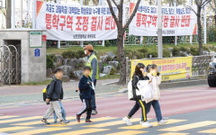 레이카운티 이달 입주…갑작스레 학생 떠안은 남문초 반발