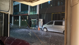 [속보]부산서 지름 0.5㎝ 우박 쏟아져…천둥·번개·비 동반