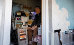 보일러는 언감생심…차디찬 냉골 전기장판·핫팩으로 버텨