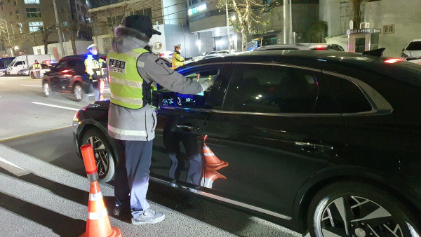 서울경찰, JMS 교주 성범죄 증거 인멸 의혹 경찰 간부 직위 해제