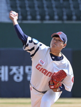 “롯데 나균안 불륜” 아내 폭로…본인 해명에도 등 돌린 팬심