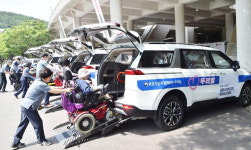 두리발 타고 투표소로…부산시설공단, 교통약자 지원