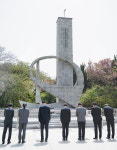 국제신문 임원, 4·19 혁명 위령탑 참배