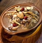 끊임없이 진화한 ‘부산표 삼계탕’…글로벌 입맛도 사로 잡았다