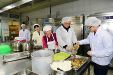 부산시, 집단급식소 전수 점검한다