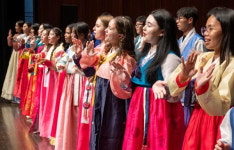 다국적 합창단의 하모니