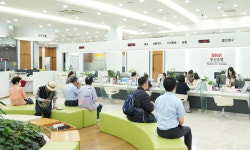 “은행서 무더위 피하세요” BNK부산銀 등 쉼터 운영