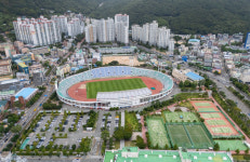 부산시민 42.6% “구덕운동장 재개발에 아파트 포함 반대”