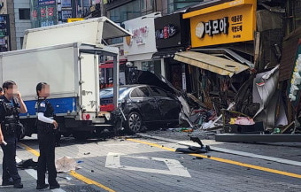 해운대서 벤츠 인도 돌진, 2명 숨져…70대 운전자 급발진 주장(종합)