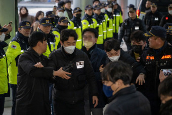 검, 이재명 대표 살인미수 혐의 60대 항소심서 징역 20년 구형