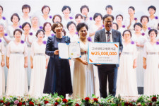 아름답고 은혜로운 고신권사선교찬양단 제10회 정기연주회, 고신대학교에 발전기금 2천 5백만 원 전달
