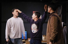 부산 청년들 ‘웃픈’ 상경기 연극 ‘룸메이트’ 마지막편