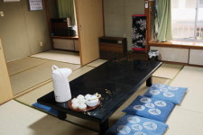 치유에 필요한 것…고요 속 사색과 소박한 온천탕