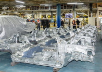 [르포] 같은 라인서 내연·전기차 공정…年 20만 대 생산 길 열려