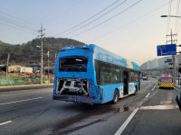 부산서 시내버스끼리 ‘쾅’…8명 경상