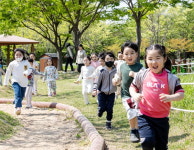 “숲이라 더 신나요” 을숙도 유아숲 체험