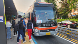 [르포]배차 간격 2배 이상·환승 불편…창원 버스 파업 첫날 출근길 대란