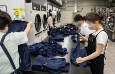 부산 유일 ‘작업복 세탁소’ 경영난에 문 닫을 판
