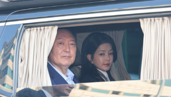 김건희 특검, 해외 도피 ‘집사’ 부인에 23일 출석 통보