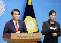 국힘 윤상현 “전한길과 절연 반대, 혁신은 ‘내가 책임지는 자세’에서 시작”