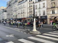 차로보다 자전거·보행로 더 넓은 파리…옛 철도는 공원으로