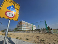 ‘공사판’ 김해 신문초 통학버스 2월 중단…“준공까지 연장해야”