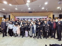 뭍 아이들 몰려왔다…욕지도민 하나돼 막아낸 폐교