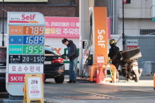 휘발유값 부산서 제일 비싼 영도 왜?