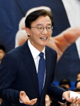 전재수 13일 시장 예비후보 등록 “지역구 후임 당과 논의”