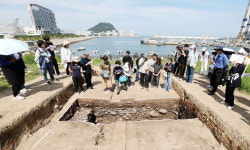 “동삼동 패총 조개가면은 7300년 전 유물”…학설 뒤집은 추가 조사