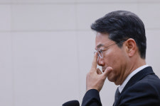與 “김승원 낙마 사유 없어”…국힘 “청문보고서 채택 불가”